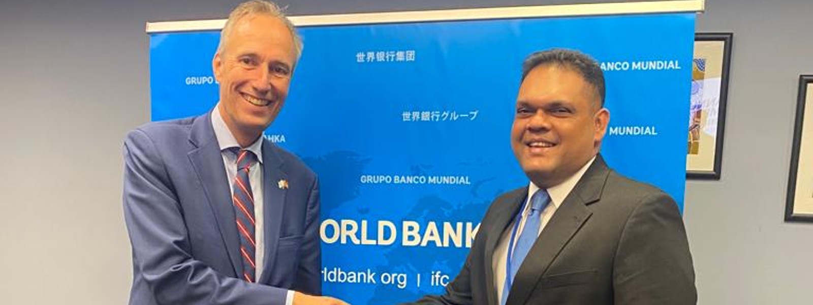 මුදල් රාජ්‍ය ඇමති සහ මාර්ටින් රයිසර් අතර සාකච්ඡාවක